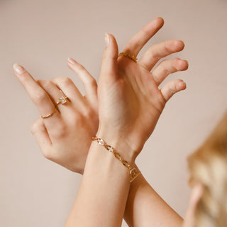 Selecting Jewellery Colours to Enhance Your Natural Beauty