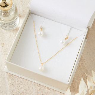 Gold Pearl Necklace